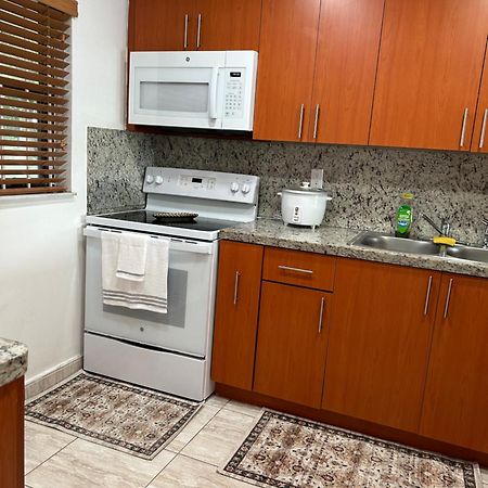 Beautiful Apartment With Very Elegant Colonial Decoration Tamiami Bagian luar foto