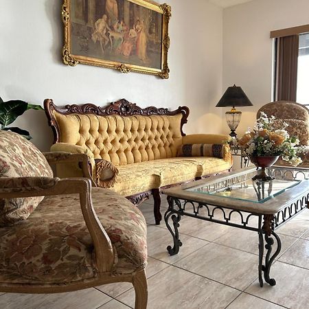 Beautiful Apartment With Very Elegant Colonial Decoration Tamiami Bagian luar foto