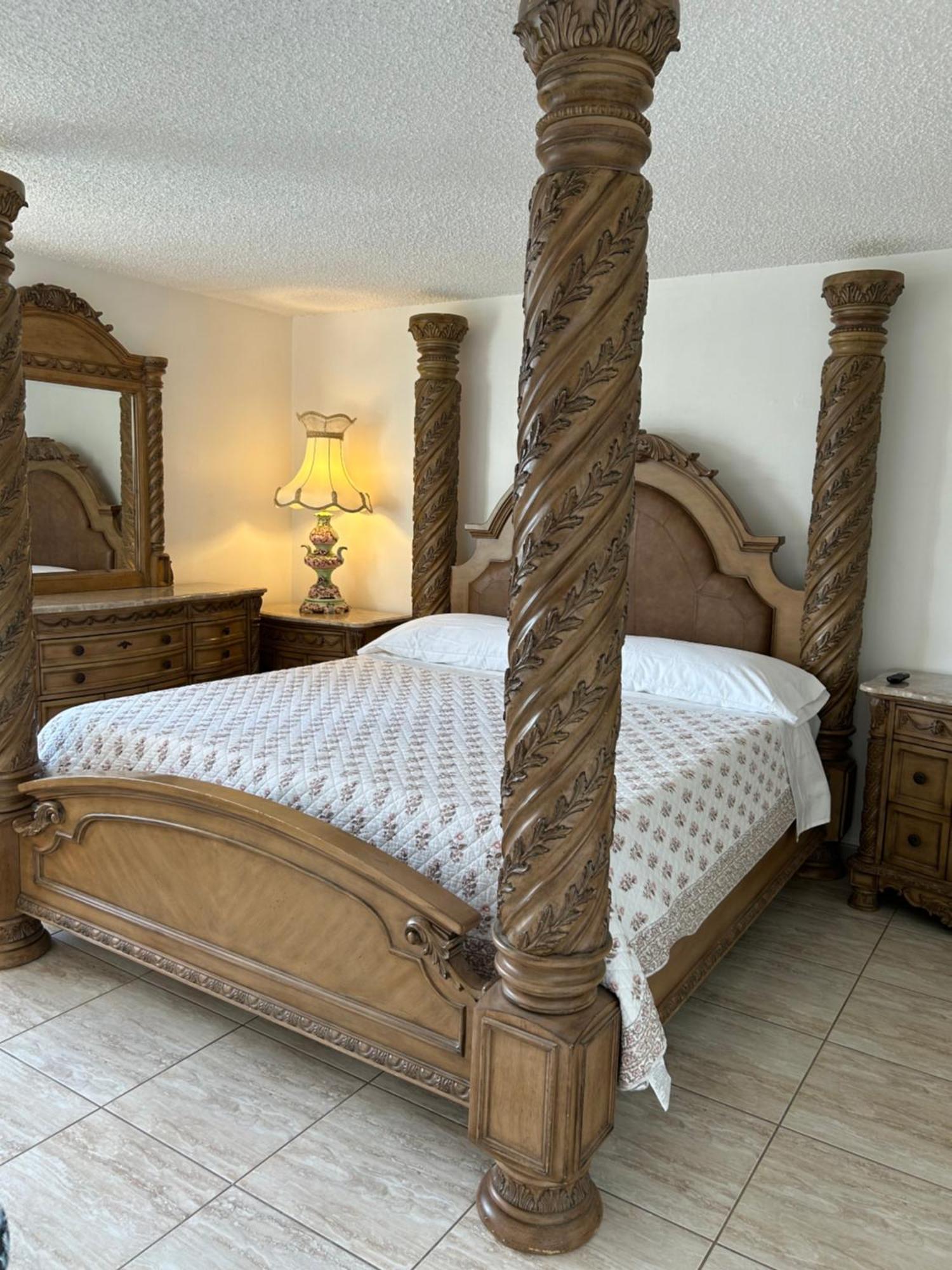 Beautiful Apartment With Very Elegant Colonial Decoration Tamiami Bagian luar foto